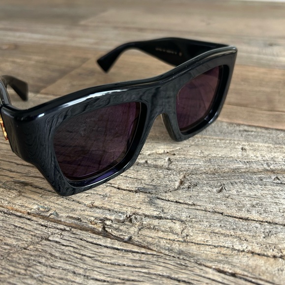 Gucci Black and Gold Sunglasses - Picture 6 of 10